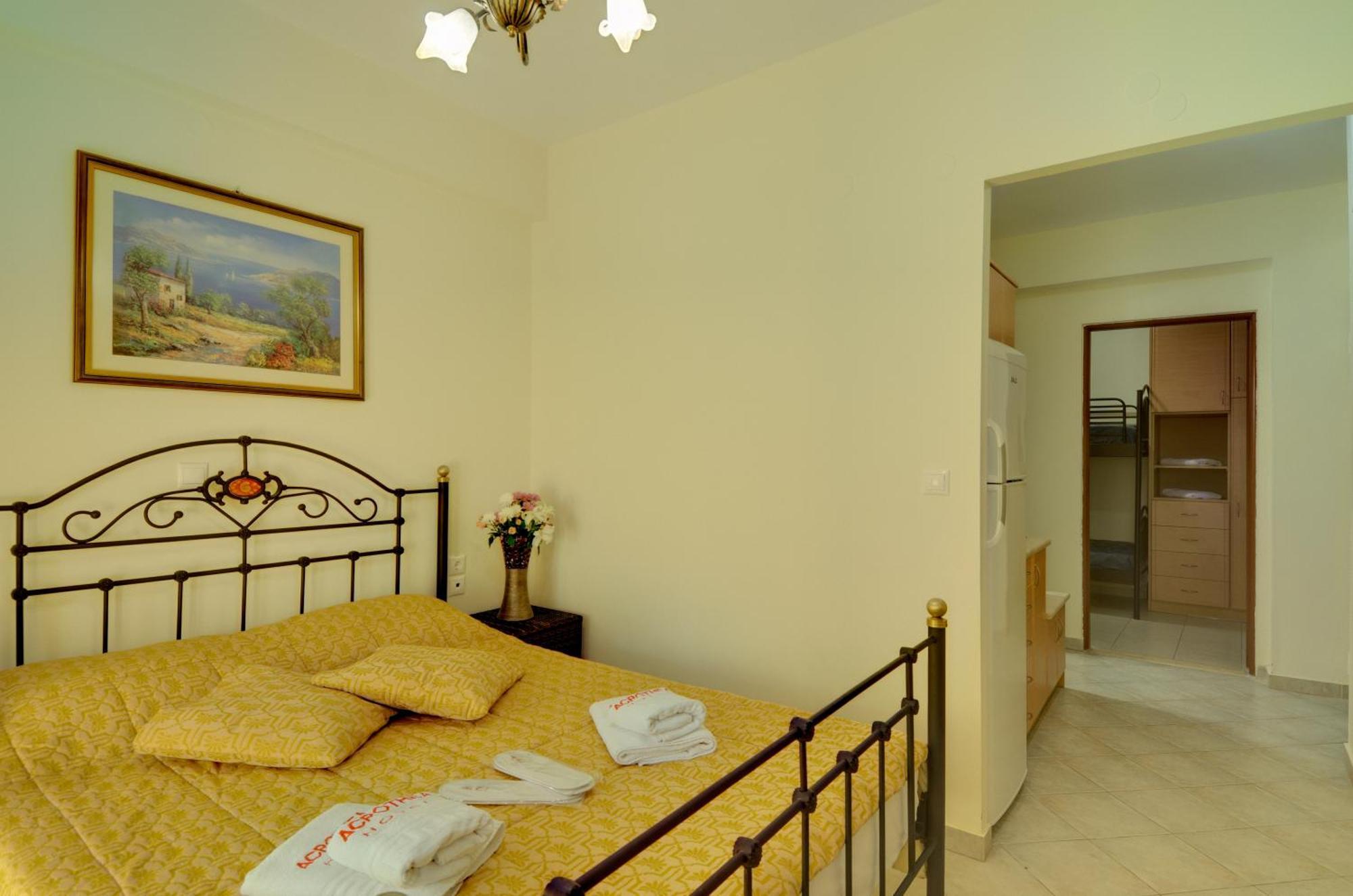 Acrothea Hotel Parga Esterno foto