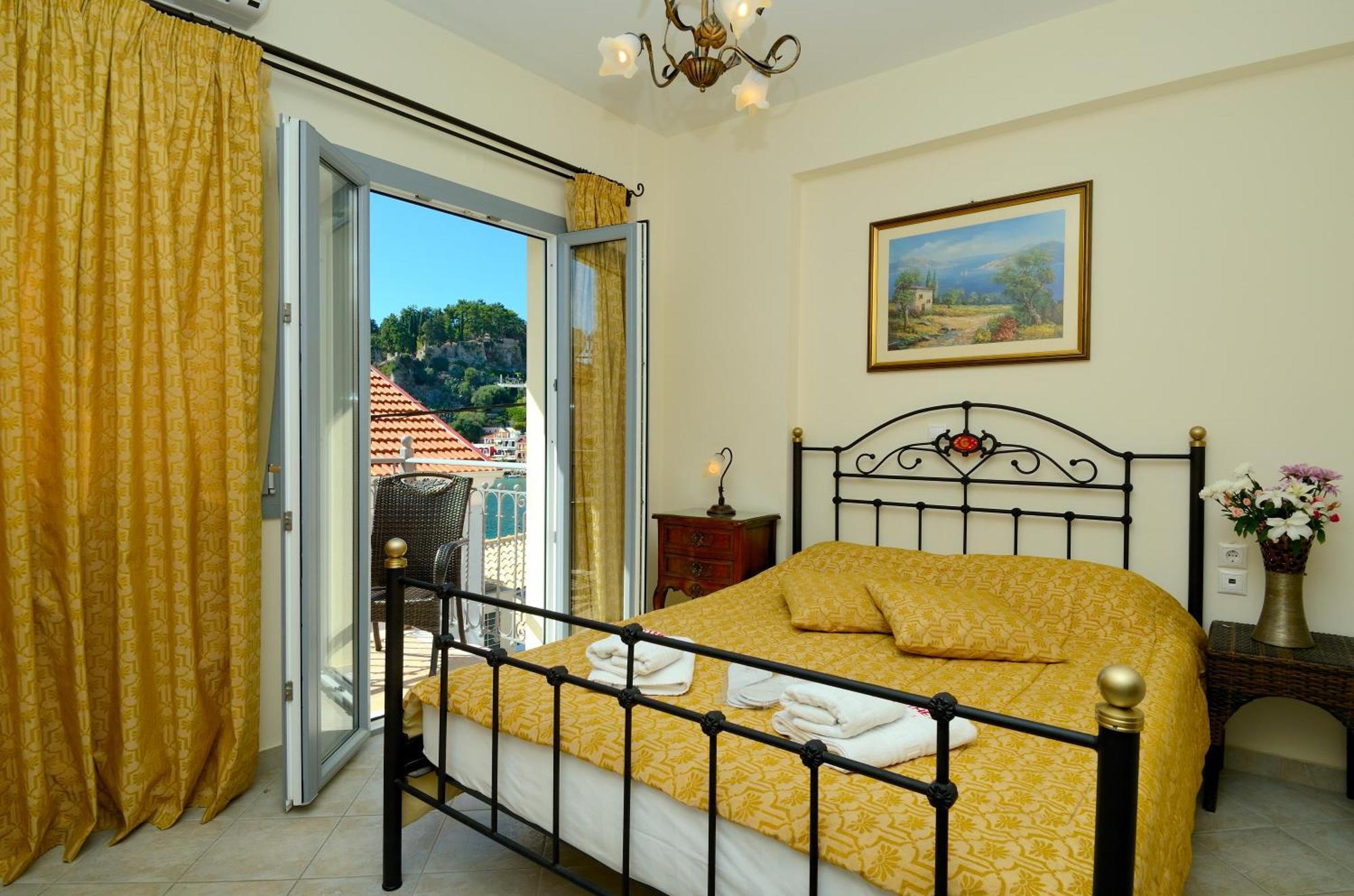 Acrothea Hotel Parga Esterno foto