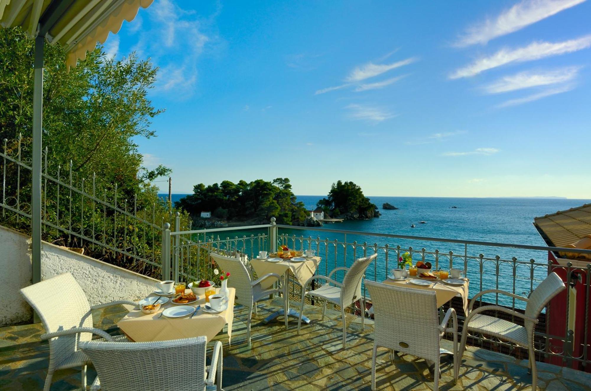Acrothea Hotel Parga Esterno foto