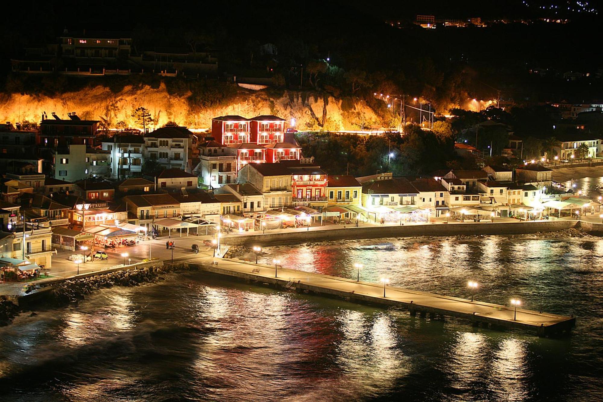 Acrothea Hotel Parga Esterno foto