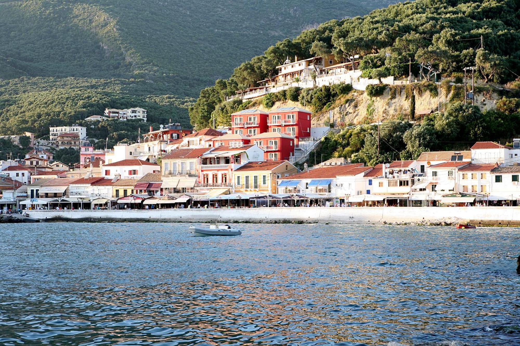 Acrothea Hotel Parga Esterno foto