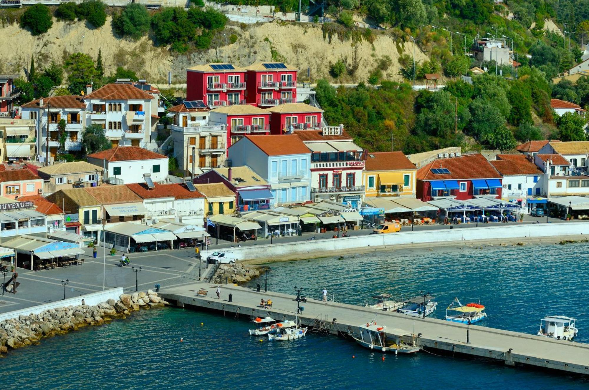 Acrothea Hotel Parga Esterno foto