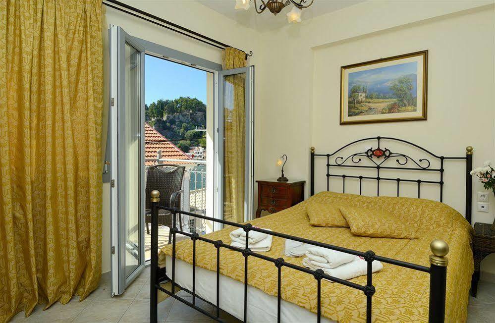 Acrothea Hotel Parga Esterno foto